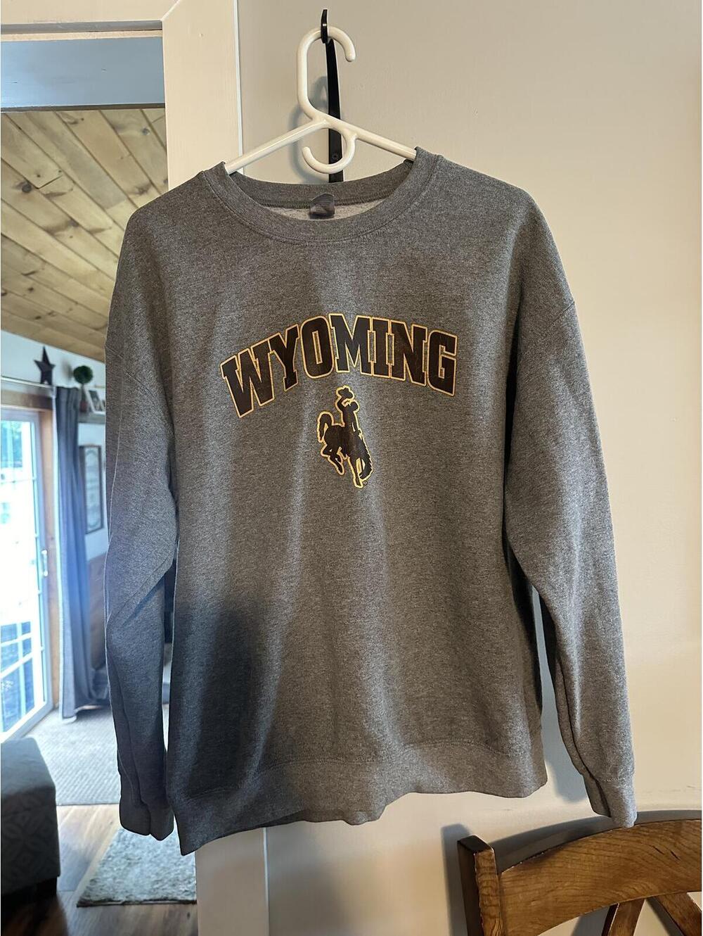Wyoming pullover sweatshirt sz L
